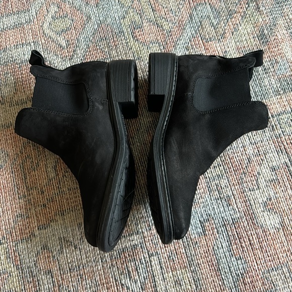 Josef Seibel Chelsea Boots in Black - Picture 3 of 7